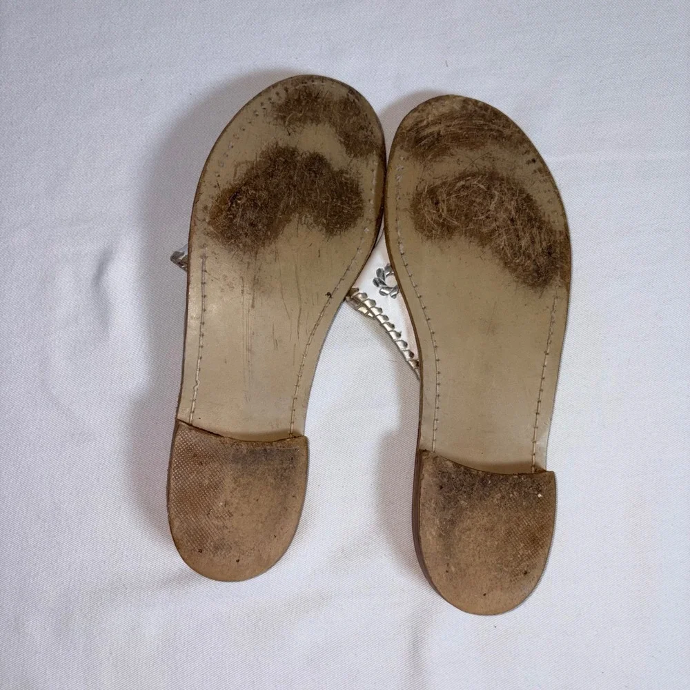 Jack Rogers Jacks Sandals 10M White Leather Floral Whipstitch Good Preppy Flat